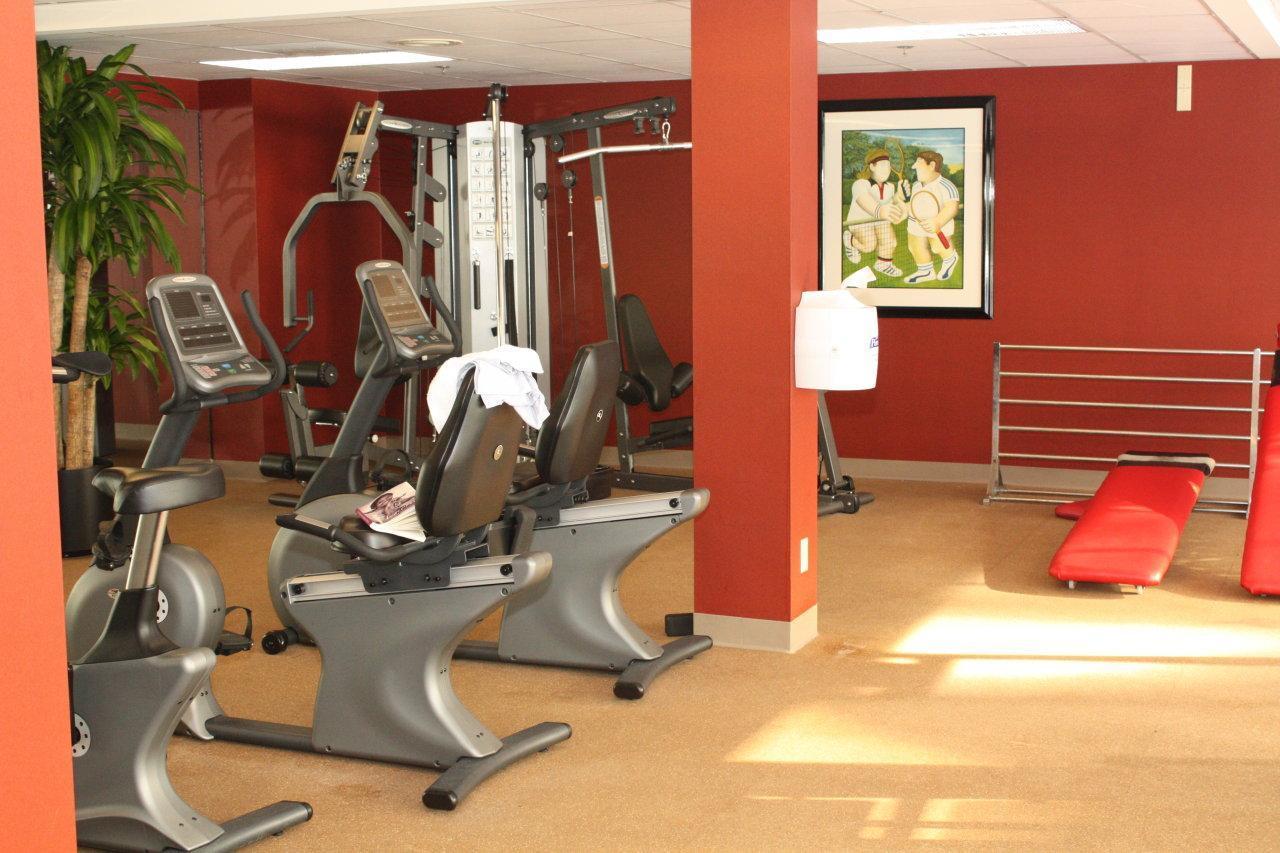 Ramada By Wyndham Buffalo Downtown Esterno foto