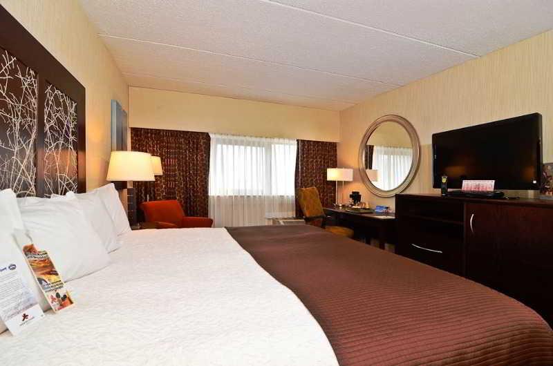 Ramada By Wyndham Buffalo Downtown Esterno foto