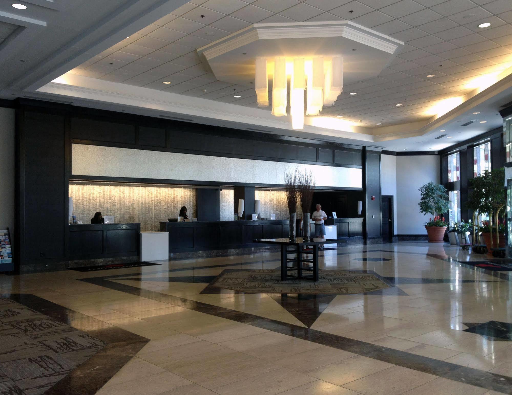 Ramada By Wyndham Buffalo Downtown Esterno foto