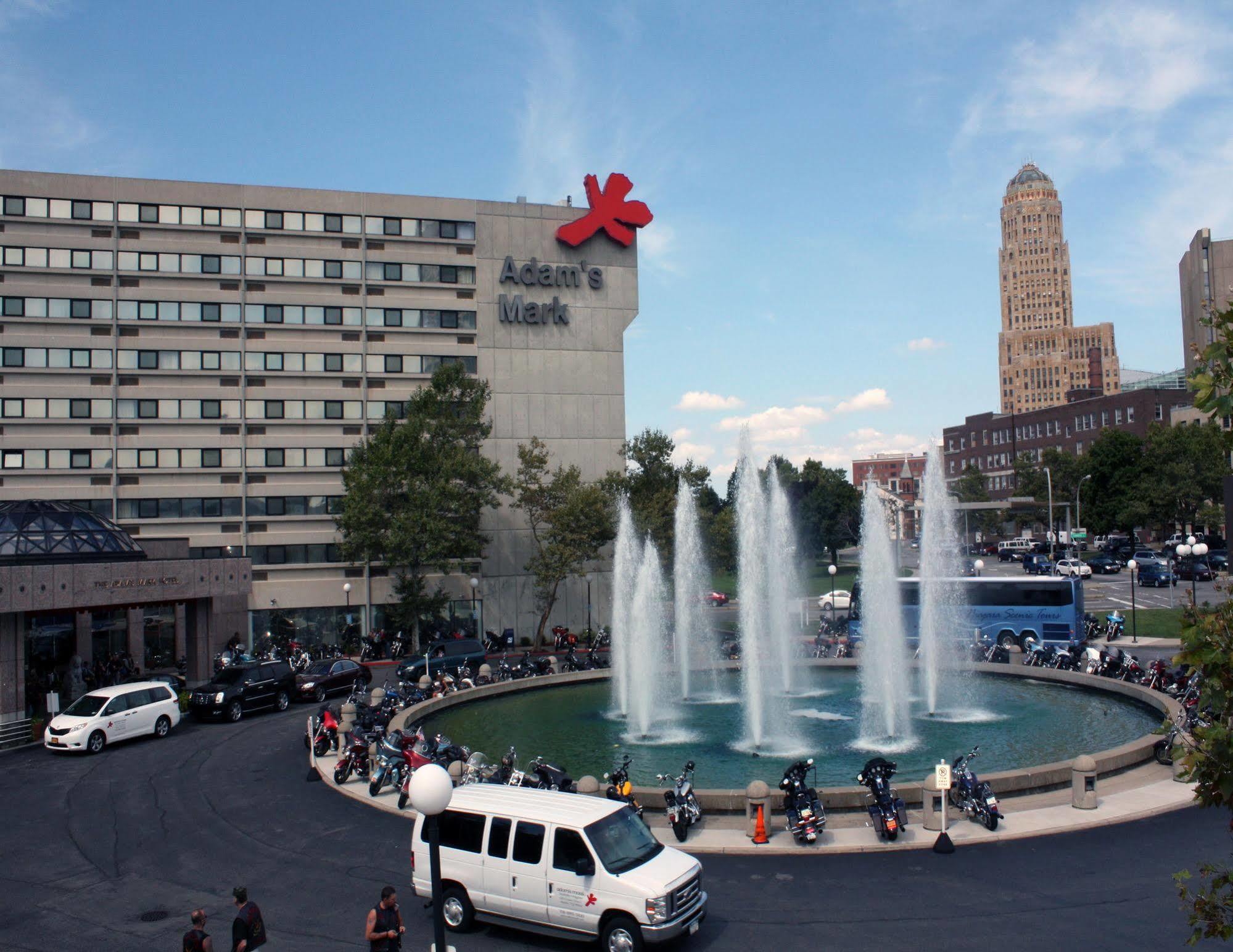 Ramada By Wyndham Buffalo Downtown Esterno foto