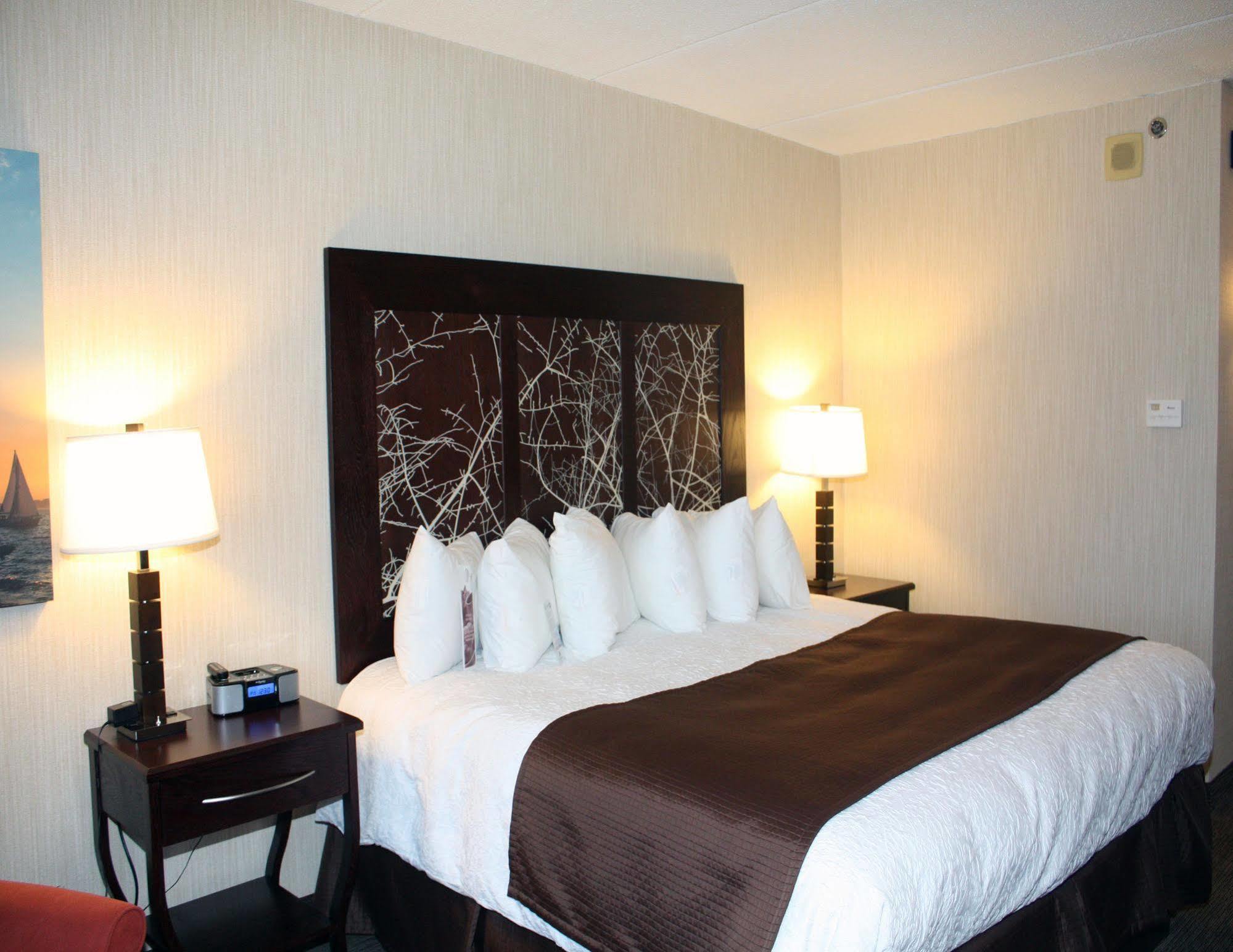 Ramada By Wyndham Buffalo Downtown Esterno foto