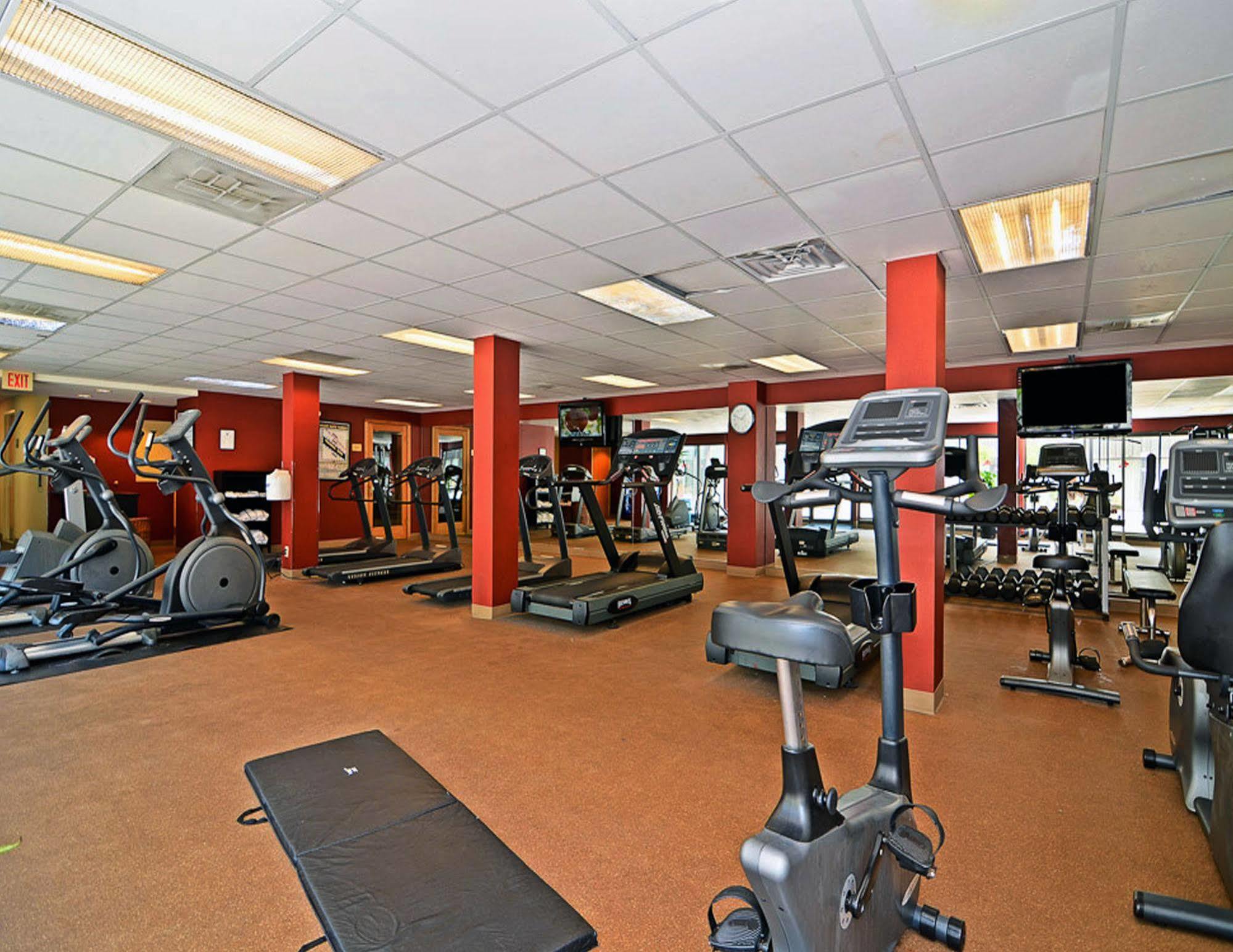Ramada By Wyndham Buffalo Downtown Esterno foto